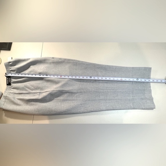 Alfred Dunner Lady Like, Classic Fit, Comfort Waist Proportioned Short, Gray 24W - Picture 6 of 10